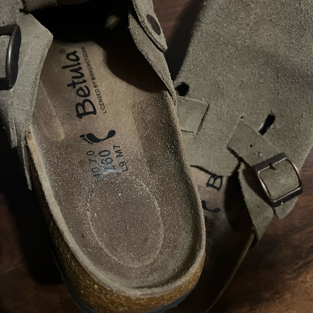 Beulah/ Birkenstock’s Tan Suede Boston Mules